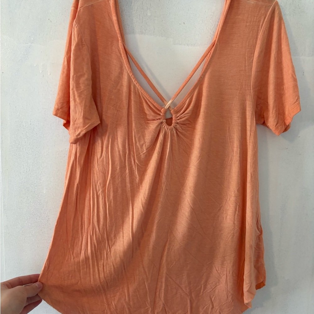 White Crow Peach V-Neck Short Sleeve Top with Back Ring Detail